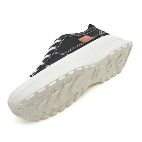 The Fashion Chunky Platform Casual Canvas Sneakers feature a thick white sole and textured tread, shown in white with customizable logo options—ideal for OEM/ODM wholesale orders for both women and men.