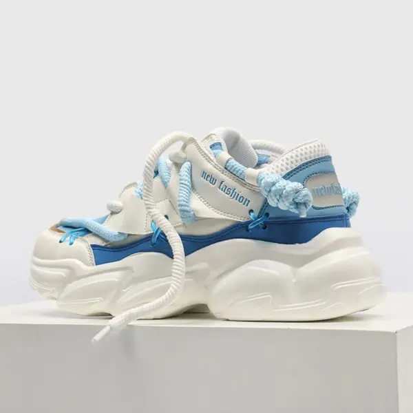 The 2024 Fashion Breathable Mesh Casual Sports Running Sneaker for Men features bold white and blue design, sculpted sole, and textured laces—perfect for OEM/ODM customization and wholesale fitness or walking styles.