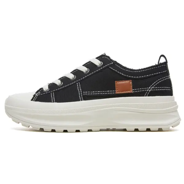 Fashion chunky platform canvas sneakers in white with custom logo options—perfect for OEM/ODM wholesale orders to showcase your brand’s unique style for women and men.