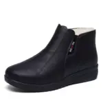 A black, ankle-high women’s snow boot with a side zipper, waterproof leather, cotton fur lining, and non-slip sole—ideal for OEM/ODM customization.