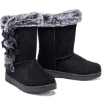 Fashion Walking Style Boots for Women: Black winter boots with faux fur lining, decorative bows, and low heel. Warm outdoor wear for ladies; available for OEM and ODM customization.
